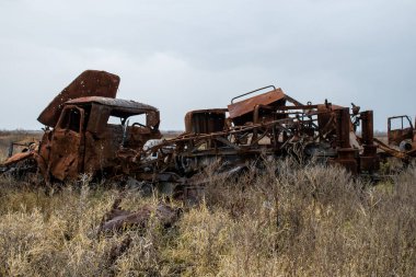 Uluslararası Kherson Havaalanı 'nda Rus pozisyonu. Ukrayna 'daki Kherson Oblastı' nda. Chernobaivka saldırıları, Rusya 'nın güneydeki işgali sırasında Rusya' nın elinde bulunan Kherson Uluslararası Havalimanı 'na yapılan bir dizi Ukrayna saldırısıdır.