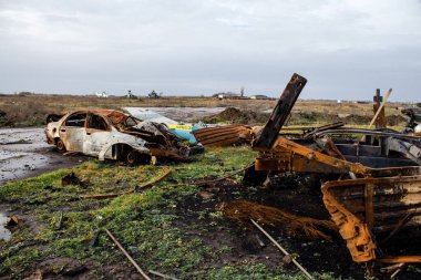 Uluslararası Kherson Havaalanı 'nda Rus pozisyonu. Ukrayna 'daki Kherson Oblastı' nda. Chernobaivka saldırıları, Rusya 'nın güneydeki işgali sırasında Rusya' nın elinde bulunan Kherson Uluslararası Havalimanı 'na yapılan bir dizi Ukrayna saldırısıdır.