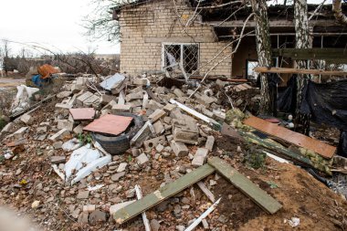 Uluslararası Kherson Havaalanı 'nda Rus pozisyonu. Ukrayna 'daki Kherson Oblastı' nda. Chernobaivka saldırıları, Rusya 'nın güneydeki işgali sırasında Rusya' nın elinde bulunan Kherson Uluslararası Havalimanı 'na yapılan bir dizi Ukrayna saldırısıdır.