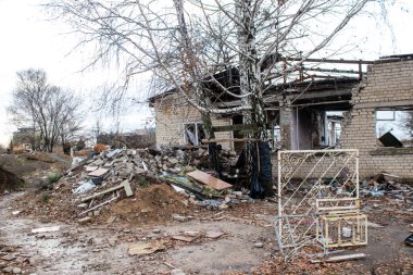 Uluslararası Kherson Havaalanı 'nda Rus pozisyonu. Ukrayna 'daki Kherson Oblastı' nda. Chernobaivka saldırıları, Rusya 'nın güneydeki işgali sırasında Rusya' nın elinde bulunan Kherson Uluslararası Havalimanı 'na yapılan bir dizi Ukrayna saldırısıdır.