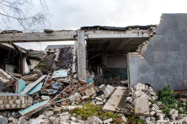 Uluslararası Kherson Havaalanı 'nda Rus pozisyonu. Ukrayna 'daki Kherson Oblastı' nda. Chernobaivka saldırıları, Rusya 'nın güneydeki işgali sırasında Rusya' nın elinde bulunan Kherson Uluslararası Havalimanı 'na yapılan bir dizi Ukrayna saldırısıdır.