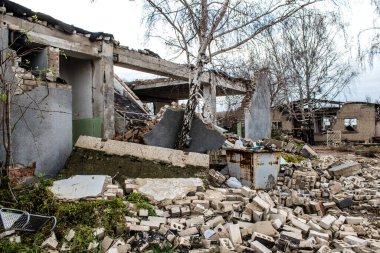 Uluslararası Kherson Havaalanı 'nda Rus pozisyonu. Ukrayna 'daki Kherson Oblastı' nda. Chernobaivka saldırıları, Rusya 'nın güneydeki işgali sırasında Rusya' nın elinde bulunan Kherson Uluslararası Havalimanı 'na yapılan bir dizi Ukrayna saldırısıdır.