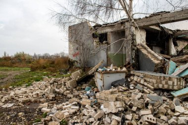 Uluslararası Kherson Havaalanı 'nda Rus pozisyonu. Ukrayna 'daki Kherson Oblastı' nda. Chernobaivka saldırıları, Rusya 'nın güneydeki işgali sırasında Rusya' nın elinde bulunan Kherson Uluslararası Havalimanı 'na yapılan bir dizi Ukrayna saldırısıdır.