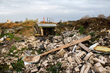 Uluslararası Kherson Havaalanı 'nda Rus pozisyonu. Ukrayna 'daki Kherson Oblastı' nda. Chernobaivka saldırıları, Rusya 'nın güneydeki işgali sırasında Rusya' nın elinde bulunan Kherson Uluslararası Havalimanı 'na yapılan bir dizi Ukrayna saldırısıdır.