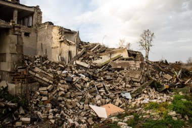 Uluslararası Kherson Havaalanı 'nda Rus pozisyonu. Ukrayna 'daki Kherson Oblastı' nda. Chernobaivka saldırıları, Rusya 'nın güneydeki işgali sırasında Rusya' nın elinde bulunan Kherson Uluslararası Havalimanı 'na yapılan bir dizi Ukrayna saldırısıdır.