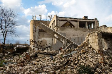 Uluslararası Kherson Havaalanı 'nda Rus pozisyonu. Ukrayna 'daki Kherson Oblastı' nda. Chernobaivka saldırıları, Rusya 'nın güneydeki işgali sırasında Rusya' nın elinde bulunan Kherson Uluslararası Havalimanı 'na yapılan bir dizi Ukrayna saldırısıdır.