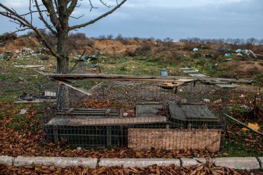 Uluslararası Kherson Havaalanı 'nda Rus pozisyonu. Ukrayna 'daki Kherson Oblastı' nda. Chernobaivka saldırıları, Rusya 'nın güneydeki işgali sırasında Rusya' nın elinde bulunan Kherson Uluslararası Havalimanı 'na yapılan bir dizi Ukrayna saldırısıdır.