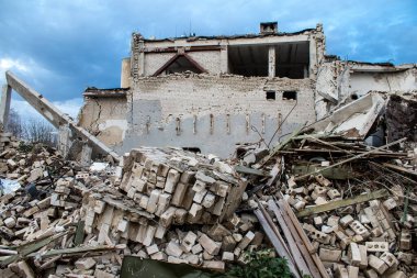 Uluslararası Kherson Havaalanı 'nda Rus pozisyonu. Ukrayna 'daki Kherson Oblastı' nda. Chernobaivka saldırıları, Rusya 'nın güneydeki işgali sırasında Rusya' nın elinde bulunan Kherson Uluslararası Havalimanı 'na yapılan bir dizi Ukrayna saldırısıdır.