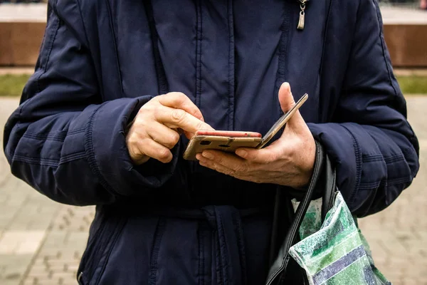 Einwohner Von Cherson Der Ukraine Können Jetzt Ihre Mobiltelefone Benutzen — Stockfoto