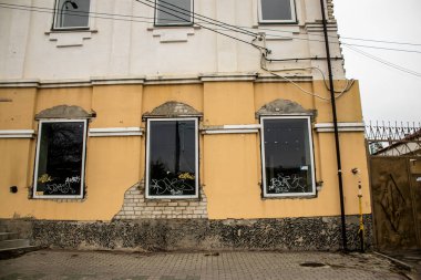 Şehir manzarası ve Kherson City 'deki bina cephesi. Rus birlikleri dokuz aylık işgalden ve Ukrayna ordusunun karşı saldırısından sonra Kherson 'dan ayrıldı.