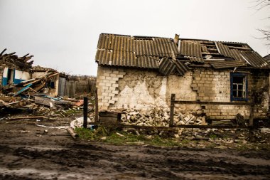 Ukrayna 'nın Donbass bölgesindeki Terny köyünün şehri, burası cephe hattı, Rus ordusu Ukrayna' yı işgal etti ve savaş alanı haline gelen bu bölgede şiddetli çatışmalar yaşanıyor.