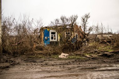 Ukrayna 'nın Donbass bölgesindeki Terny köyünün şehri, burası cephe hattı, Rus ordusu Ukrayna' yı işgal etti ve savaş alanı haline gelen bu bölgede şiddetli çatışmalar yaşanıyor.
