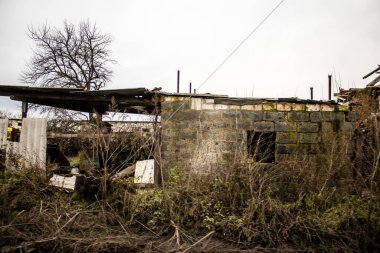 Ukrayna 'nın Donbass bölgesindeki Terny köyünün şehri, burası cephe hattı, Rus ordusu Ukrayna' yı işgal etti ve savaş alanı haline gelen bu bölgede şiddetli çatışmalar yaşanıyor.