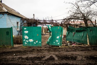 Ukrayna 'nın Donbass bölgesindeki Terny köyünün şehri, burası cephe hattı, Rus ordusu Ukrayna' yı işgal etti ve savaş alanı haline gelen bu bölgede şiddetli çatışmalar yaşanıyor.