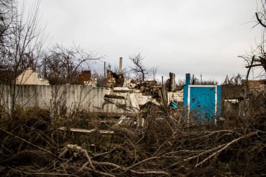 Ukrayna 'nın Donbass bölgesindeki Terny köyünün şehri, burası cephe hattı, Rus ordusu Ukrayna' yı işgal etti ve savaş alanı haline gelen bu bölgede şiddetli çatışmalar yaşanıyor.