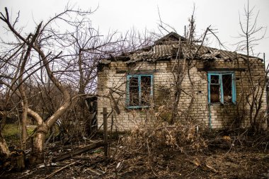 Ukrayna 'nın Donbass bölgesindeki Terny köyünün şehri, burası cephe hattı, Rus ordusu Ukrayna' yı işgal etti ve savaş alanı haline gelen bu bölgede şiddetli çatışmalar yaşanıyor.