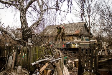 Ukrayna 'nın Donbass bölgesindeki Terny köyünün şehri, burası cephe hattı, Rus ordusu Ukrayna' yı işgal etti ve savaş alanı haline gelen bu bölgede şiddetli çatışmalar yaşanıyor.