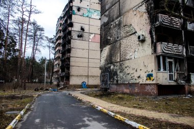 Irpin, Ukrayna 'da Kyiv şehrinin yanında yer alan kahraman bir kasabadır. Çoğu bina ya tahrip edildi ya da onarılamaz şekilde hasar gördü. Şehir Rus topçuları tarafından bombalandı ve savaş sırasında birçok insan öldü..