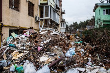 Irpin, Ukrayna 'da Kyiv şehrinin yanında yer alan kahraman bir kasabadır. Çoğu bina ya tahrip edildi ya da onarılamaz şekilde hasar gördü. Şehir Rus topçuları tarafından bombalandı ve savaş sırasında birçok insan öldü..