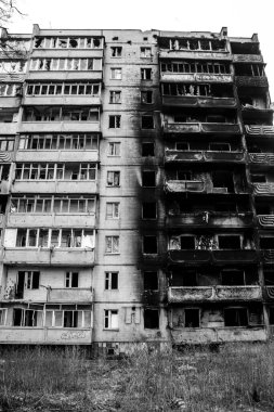 Irpin, Ukrayna 'da Kyiv şehrinin yanında yer alan kahraman bir kasabadır. Çoğu bina ya tahrip edildi ya da onarılamaz şekilde hasar gördü. Şehir Rus topçuları tarafından bombalandı ve savaş sırasında birçok insan öldü..