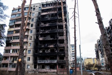 Irpin, Ukrayna 'da Kyiv şehrinin yanında yer alan kahraman bir kasabadır. Çoğu bina ya tahrip edildi ya da onarılamaz şekilde hasar gördü. Şehir Rus topçuları tarafından bombalandı ve savaş sırasında birçok insan öldü..