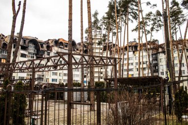 Irpin, Ukrayna 'da Kyiv şehrinin yanında yer alan kahraman bir kasabadır. Çoğu bina ya tahrip edildi ya da onarılamaz şekilde hasar gördü. Şehir Rus topçuları tarafından bombalandı ve savaş sırasında birçok insan öldü..