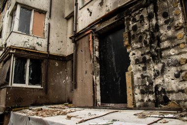 Irpin, Ukrayna 'da Kyiv şehrinin yanında yer alan kahraman bir kasabadır. Çoğu bina ya tahrip edildi ya da onarılamaz şekilde hasar gördü. Şehir Rus topçuları tarafından bombalandı ve savaş sırasında birçok insan öldü..