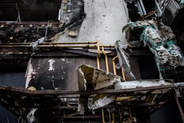 Irpin, Ukrayna 'da Kyiv şehrinin yanında yer alan kahraman bir kasabadır. Çoğu bina ya tahrip edildi ya da onarılamaz şekilde hasar gördü. Şehir Rus topçuları tarafından bombalandı ve savaş sırasında birçok insan öldü..