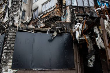 Irpin, Ukrayna 'da Kyiv şehrinin yanında yer alan kahraman bir kasabadır. Çoğu bina ya tahrip edildi ya da onarılamaz şekilde hasar gördü. Şehir Rus topçuları tarafından bombalandı ve savaş sırasında birçok insan öldü..