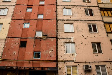 Irpin, Ukrayna 'da Kyiv şehrinin yanında yer alan kahraman bir kasabadır. Çoğu bina ya tahrip edildi ya da onarılamaz şekilde hasar gördü. Şehir Rus topçuları tarafından bombalandı ve savaş sırasında birçok insan öldü..