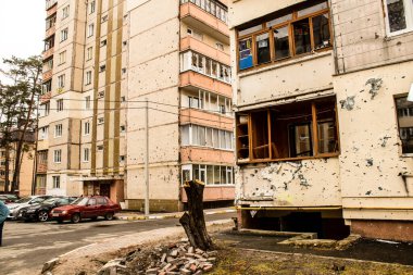 Irpin, Ukrayna 'da Kyiv şehrinin yanında yer alan kahraman bir kasabadır. Çoğu bina ya tahrip edildi ya da onarılamaz şekilde hasar gördü. Şehir Rus topçuları tarafından bombalandı ve savaş sırasında birçok insan öldü..