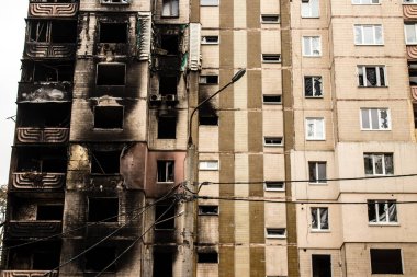 Irpin, Ukrayna 'da Kyiv şehrinin yanında yer alan kahraman bir kasabadır. Çoğu bina ya tahrip edildi ya da onarılamaz şekilde hasar gördü. Şehir Rus topçuları tarafından bombalandı ve savaş sırasında birçok insan öldü..