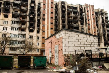 Irpin, Ukrayna 'da Kyiv şehrinin yanında yer alan kahraman bir kasabadır. Çoğu bina ya tahrip edildi ya da onarılamaz şekilde hasar gördü. Şehir Rus topçuları tarafından bombalandı ve savaş sırasında birçok insan öldü..