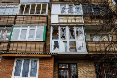 Boucha, Ukrayna 'da Kyiv şehrinin yanında yer alan bir kasabadır. Çoğu bina ya tahrip edildi ya da onarılamaz şekilde hasar gördü. Şehir Rus topçuları tarafından bombalandı ve savaş sırasında birçok insan öldü..