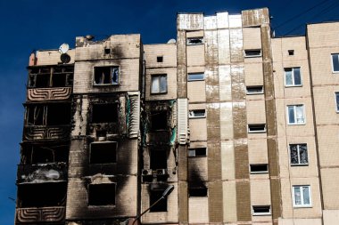 Irpin, Ukrayna - 14 Mart 2023 Irpin 'deki çoğu bina ya tahrip edildi ya da onarılamaz şekilde hasar gördü. Şehir Rus topçuları tarafından bombalandı ve Irpin muharebesinde birçok insan öldü. Bunlar savaş suçları.