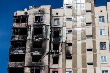 Irpin, Ukrayna - 14 Mart 2023 Irpin 'deki çoğu bina ya tahrip edildi ya da onarılamaz şekilde hasar gördü. Şehir Rus topçuları tarafından bombalandı ve Irpin muharebesinde birçok insan öldü. Bunlar savaş suçları.