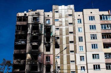 Irpin, Ukrayna - 14 Mart 2023 Irpin 'deki çoğu bina ya tahrip edildi ya da onarılamaz şekilde hasar gördü. Şehir Rus topçuları tarafından bombalandı ve Irpin muharebesinde birçok insan öldü. Bunlar savaş suçları.