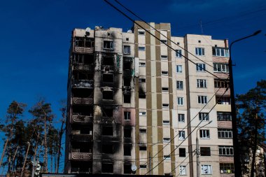 Irpin, Ukrayna - 14 Mart 2023 Irpin 'deki çoğu bina ya tahrip edildi ya da onarılamaz şekilde hasar gördü. Şehir Rus topçuları tarafından bombalandı ve Irpin muharebesinde birçok insan öldü. Bunlar savaş suçları.