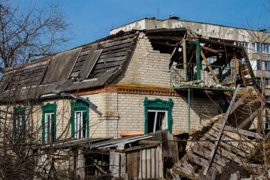 Borodyanka, Ukrayna - 14 Mart 2023 Borodyanka 'daki çoğu bina ya tahrip edildi ya da onarılamaz şekilde hasar gördü. Şehir, sivil hedefleri vurmak için Rus topçuları tarafından bombalandı. Bu bir savaş suçudur.