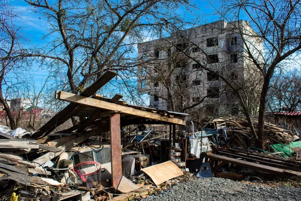 ボロディアンカ ウクライナ 2023年3月14日ボロディアンカのほとんどの建物は 修復を超えて破壊または損傷を受けています この街は 民間人の標的を打つためにロシアの砲兵によって砲撃されました これは戦争犯罪です — ストック写真