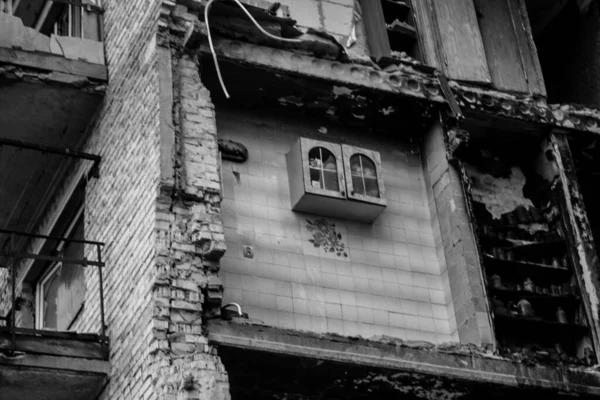 Πρόσοψη Κτιρίου Που Δέχτηκε Πυρά Πυροβολικού Περισσότερα Κτίρια Στην Γκορένκα — Φωτογραφία Αρχείου