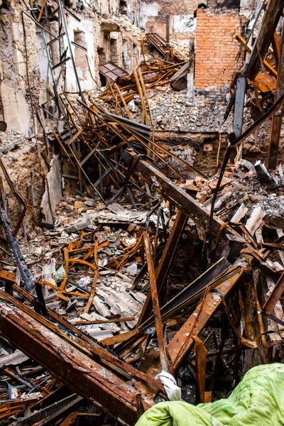 Kherson市的建筑被人为破坏了赫尔松市不断受到俄罗斯的轰炸 平民所剩无几 所有的商店都关闭了 建筑物是民用目标 — 图库照片