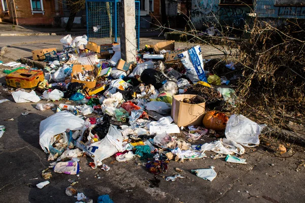 Latas Lixo Estão Cheias Lixo Nas Ruas Kherson Coleta Lixo — Fotografia de Stock