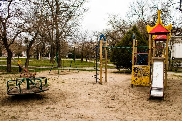 Parco Giochi Abbandonato Situato Giardino Pubblico Kherson Bambini Sono Stati — Foto Stock
