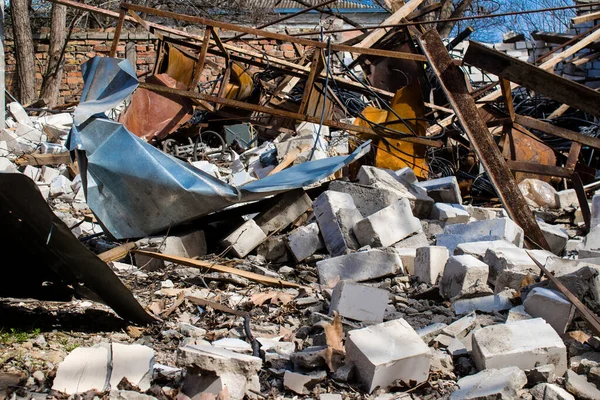 Trümmer Fuße Eines Von Artillerie Beschädigten Gebäudes Der Stadt Cherson — Stockfoto
