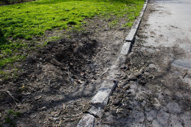 Kherson 'un ana caddesini vuran topçu ateşi. Şehir sürekli olarak Rus bombardımanı altında..
