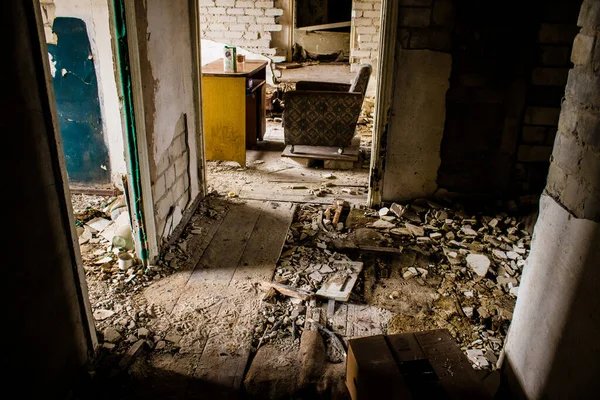 Внутрішній Будинок Зруйнований Російським Бомбардуванням Єкти Щоденного Життя Захаращують Уламки — стокове фото