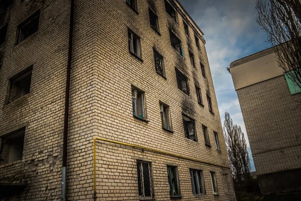 Izyum Ουκρανία Απρίλιος 2023 Καταστράφηκε Κτίριο Που Βρίσκεται Στην Πόλη — Φωτογραφία Αρχείου