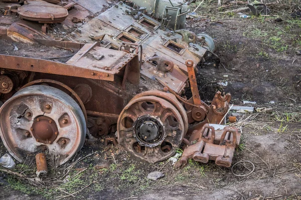 stock image Russian tank destroyed in the Battle of Izyum, The Russian army has invaded Ukraine and heavy fighting is taking place in this area which has become a battlefield. Izyum remains a critical point in the region. Ukrainian Armed Forces inflicted devasta