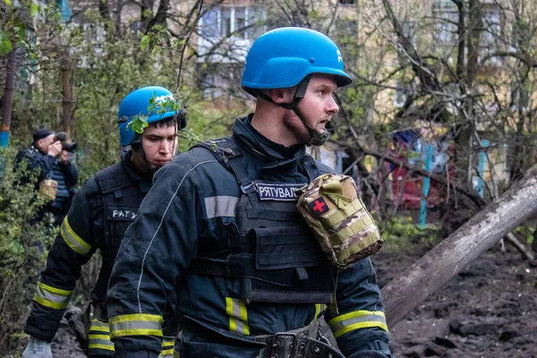 Firefighters Intervene Building Residential Area Sloviansk Hit Hard S300 Missile — Stock Photo, Image